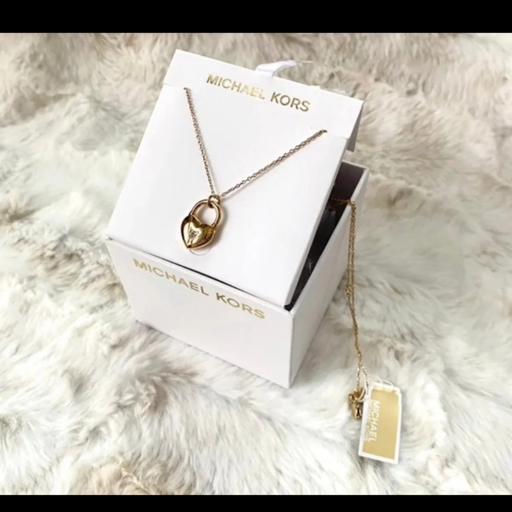 BRAND NEW MICHAEL KORS GOLD HEART WITH RHINESTONE 💜 - Picture 3 of 5